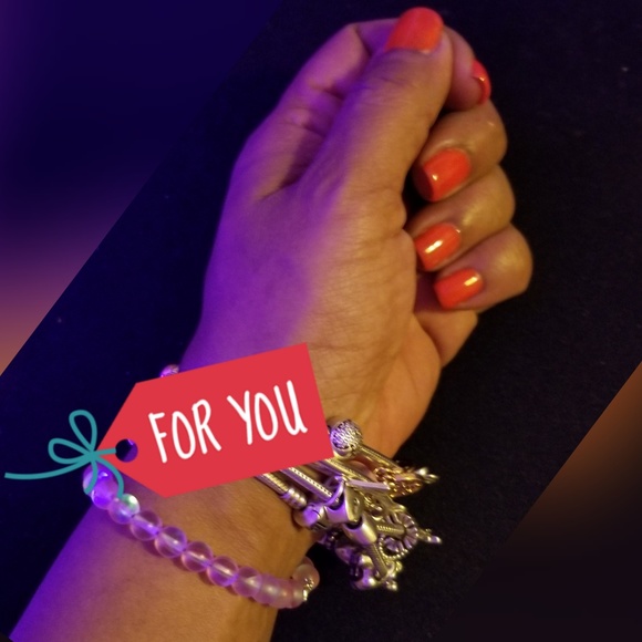 New Light Rose Color Iridescent Quartz Bracelet - Picture 7 of 7